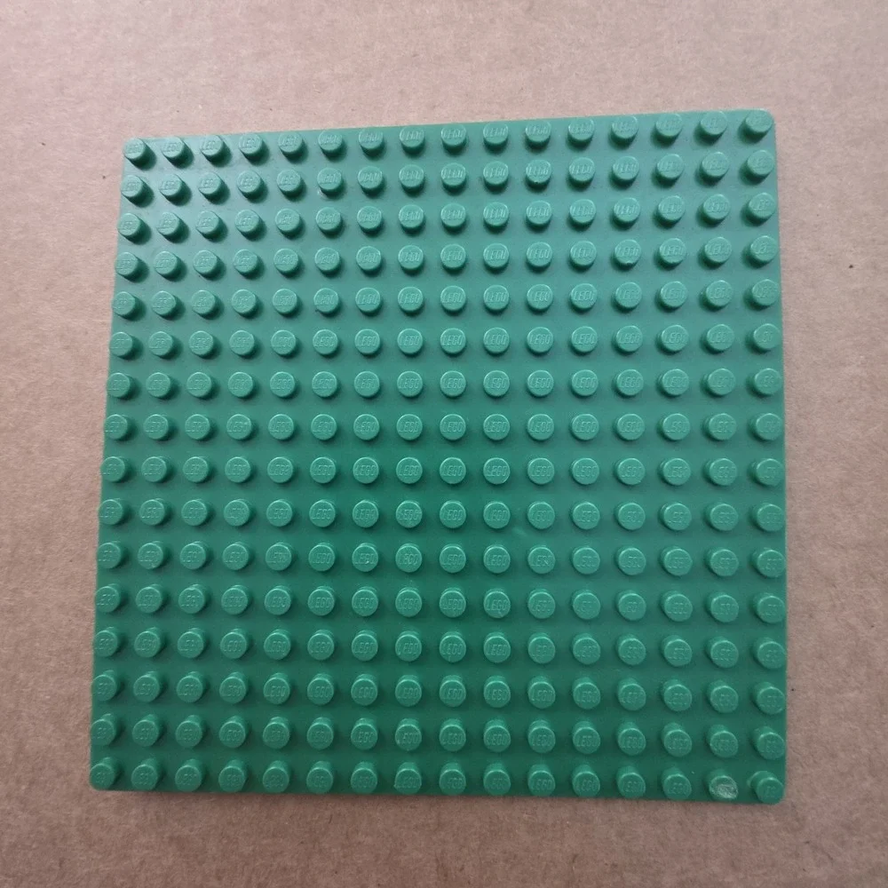 LEGO 91405  Flat Plates  5 -  16x16 Plates 3 White 1 Green & 1 Tan Lot Of 5 Read